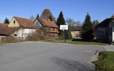 2 - Javor Bojan Leš - postavljene košarkaške table u Deanovcu - Grad Ivanić-Grad_800x533