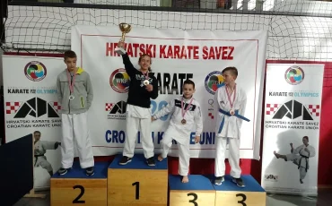 Sedam medalja sa prvenstva Hrvatske - Karate klub Mladost - Grad Ivanić-Grad 20180414_165759