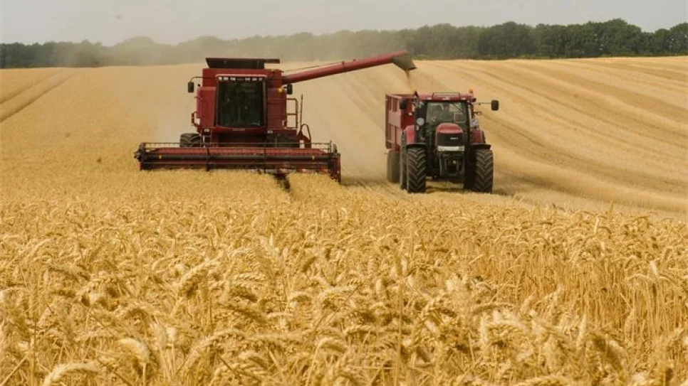 harvester-g760e07d43_1920